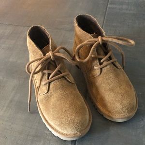 UGG Derick chukka boot for kids - Brand new!
